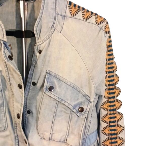 Free People Denim Jacket Sz XS EMBROIDERED BEADED Light Blue Boho Gypsy Bohemian - Picture 8 of 16